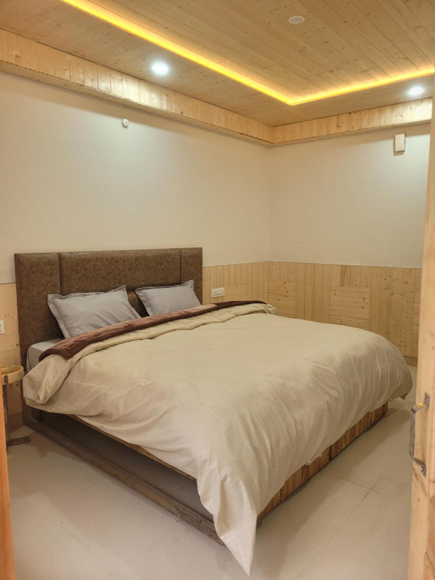 Whoopers Hostel Kasol Exterior foto